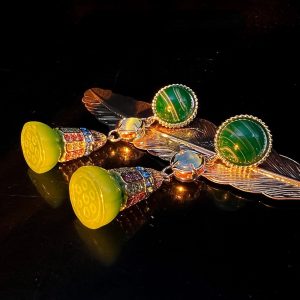 Nigerian emerald vintage earrings are mysterious and fine.